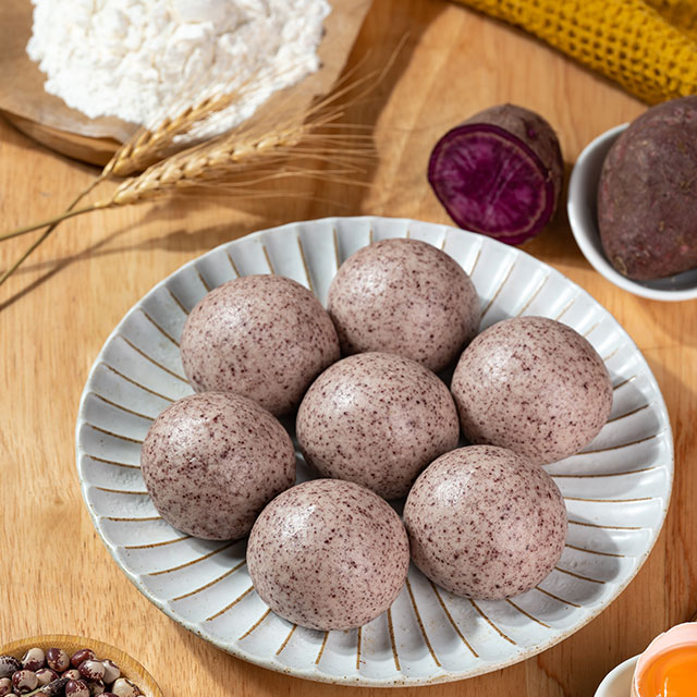 Purple sweet potato and black rice buns